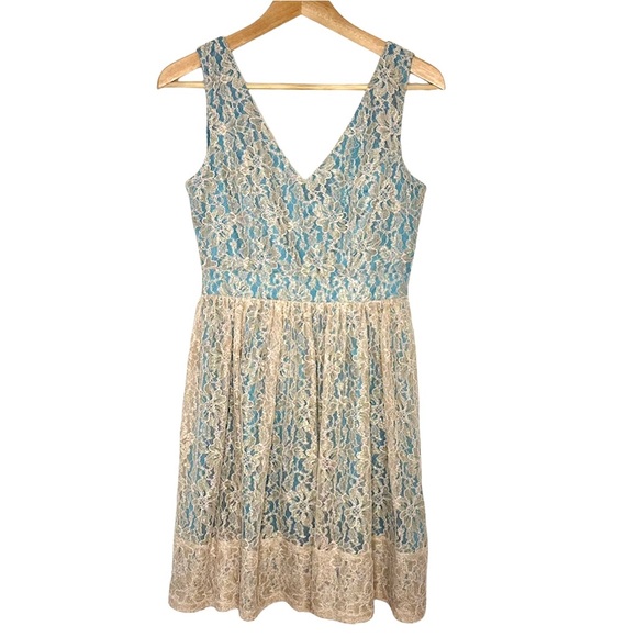 Modcloth Minuet NWT Sleeveless Fit & Flare Mini Dress Gold Lace Blue Satin Sz S - Picture 3 of 14